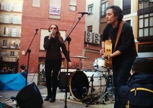 Santiago Iglesias y Cloe Bosco durante su actuación
