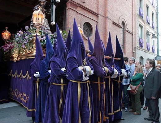 Una túnica blanca para el Nazareno de la Pasión – Valladolid es Pasión