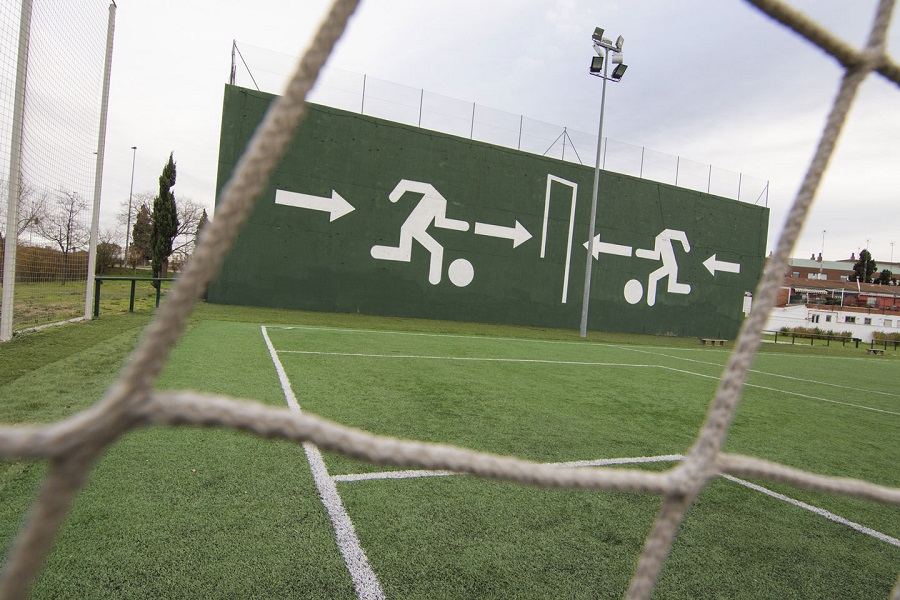 Mural en las pistas deportivas de San Pedro Regalado