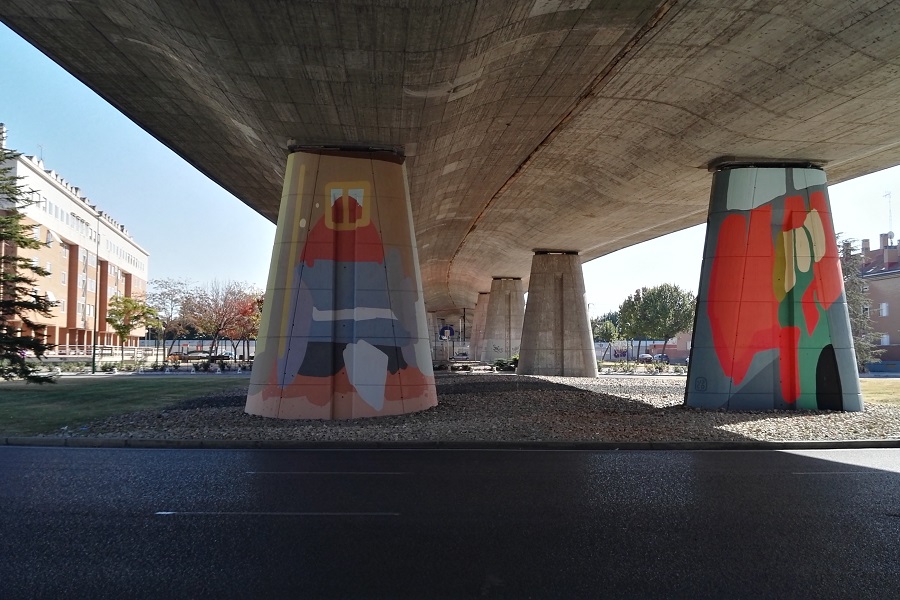 Murales en la carretera de Rueda