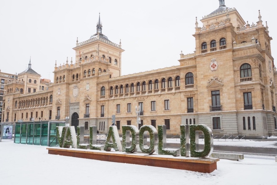 academia de caballería con nieve