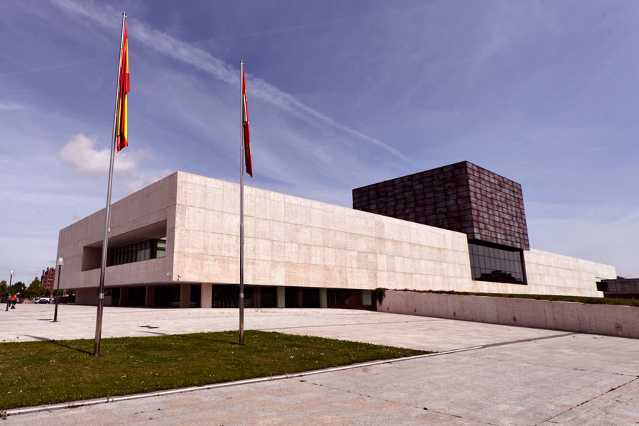 No hay imagen disponible de Castilla y Leon Parliament Square